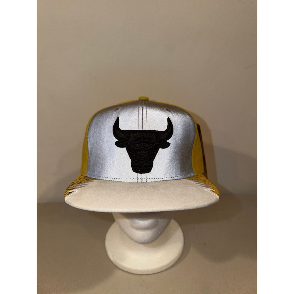 Chicago Bulls Mitchell & Ness Snapback (NWTS)